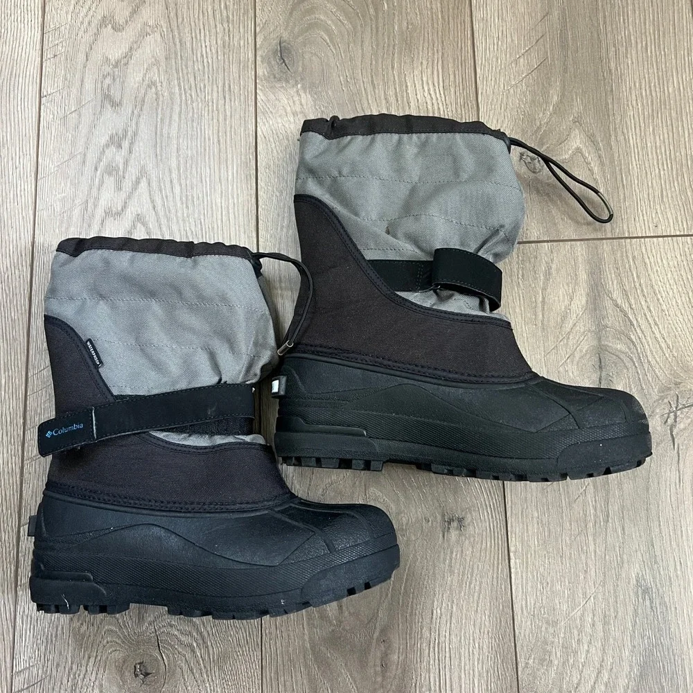 Columbia Powderbug Plus II KIDS Size 6 Waterproof Winter Snow Boots‎ Black Gray